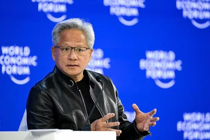 CEO Nvidia Jensen Huang phản đối việc giảm tốc phát triển AI. Ảnh: Getty.