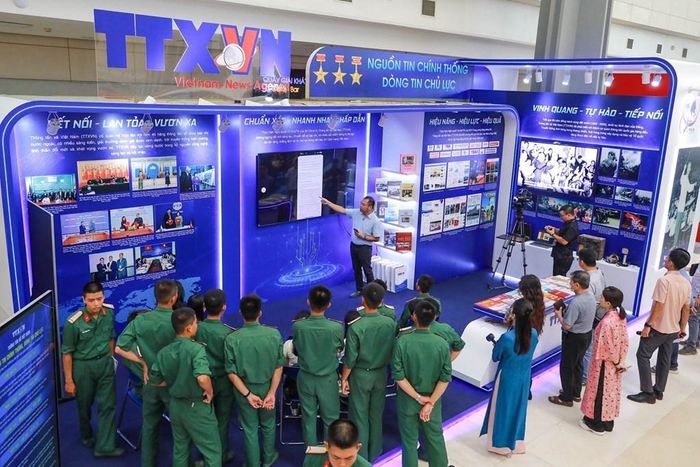 Workshop "AI- ứng dụng sáng tạo báo chí bằng điện thoại di động" của TTXVN tại Hội báo toàn quốc 2025 cung cấp rất nhiều thông tin bổ ích cho các bạn trẻ và nhà báo trong kỷ nguyên số.