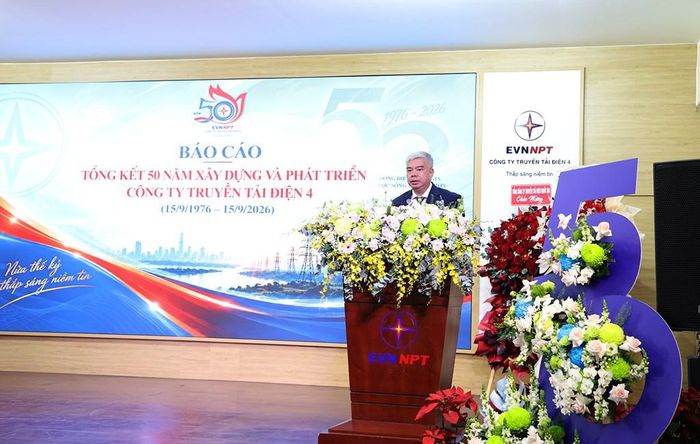 Giám đốc PTC4 Nguyễn Văn Hóa báo cáo tại buổi làm việc. Ảnh: Hương Thủy/BNEWS/TTXVN