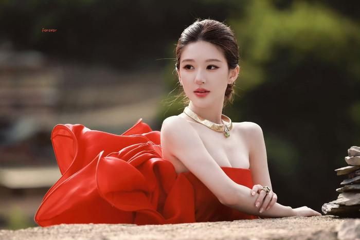 Biên kịch Kim Quốc Đống cho biết ông chủ động gửi tác phẩm Xin lỗi, tôi là diễn viên tới phòng làm việc của Triệu Lộ Tư. Ảnh: Weibo.