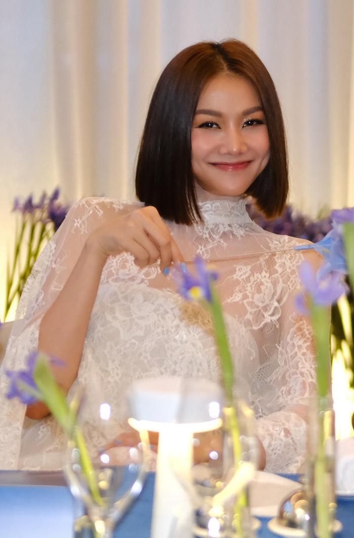Ở tuổi 43, Thanh Hằng tiếp tục khiến nhiều người trầm trồ bởi diện mạo gần như không có dấu hiệu tuổi tác.