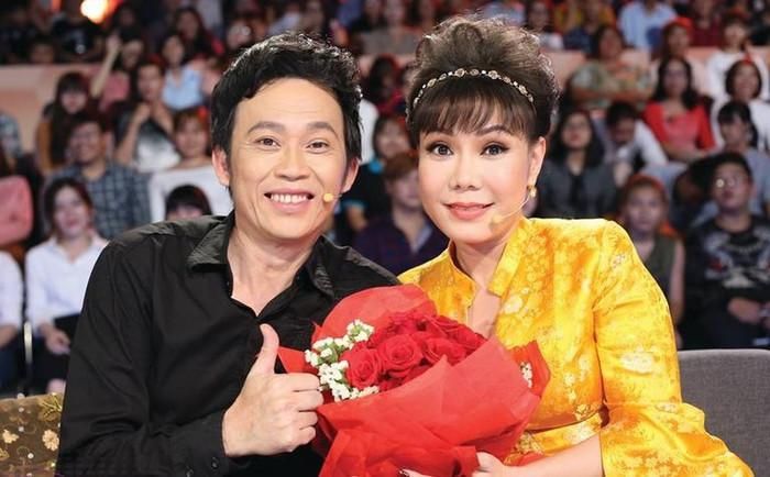 Một trong những lần hợp tác đáng nhớ của Hoài Linh và Việt Hương là Nhà Có 5 Nàng Tiên ra mắt năm 2013.