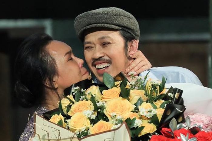 Dự án gần nhất của Hoài Linh và Việt Hương là Tía Tui Là Cao Thủ (2016).