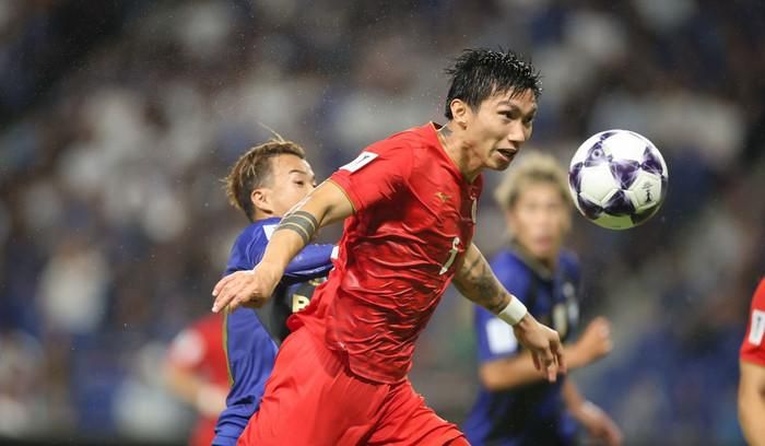 Đoàn Văn Hậu bị cấm 4 trận. Ảnh: AFC