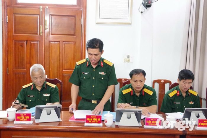 Đại tá Phạm Hồng Hà, Giám đốc Bệnh viện bày tỏ niềm vinh dự trên cương vị mới và khẳng định sẽ phấn đấu hoàn thành xuất sắc nhiệm vụ được giao.