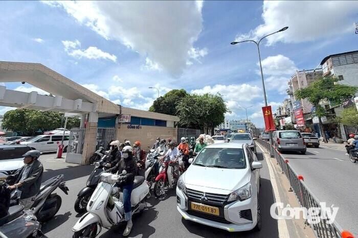 Trước đó, TP.HCM đưa ra các giải pháp nhằm ùn tắc khi thi công Metro số 2, trong đó có đường Lý Thường Kiệt, trước Bệnh viện Thống Nhất.