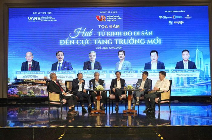 Hội thảo “Huế - Từ Kinh đô di sản đến động lực mới của dòng vốn đầu tư”, do Hội Môi giới Bất động sản Việt Nam (VARS) tổ chức. Ảnh: BTC