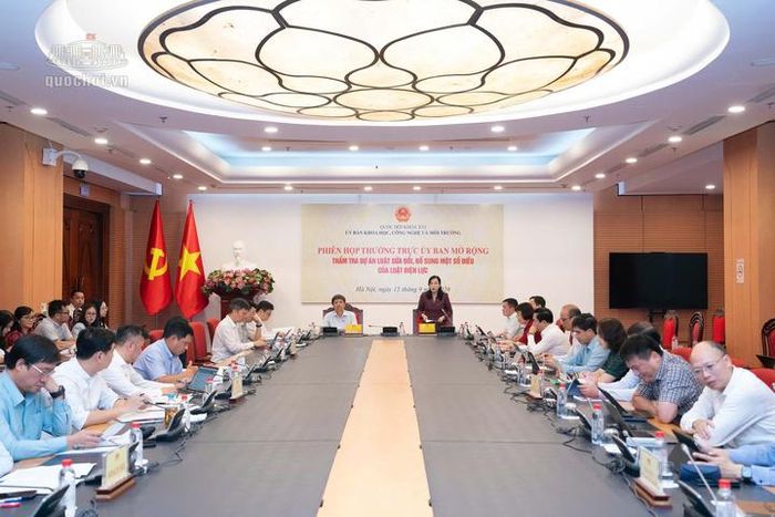 Toàn cảnh Phiên họp mở rộng thẩm tra sơ bộ dự án Luật sửa đổi, bổ sung một số điều của Luật Điện lực. Ảnh: Cao Hoàng
