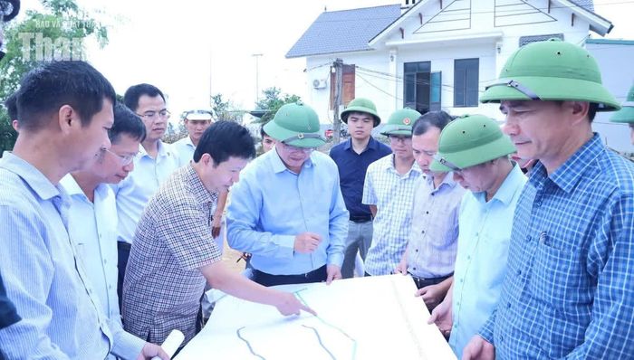 Phó Chủ tịch Thường trực UBND tỉnh Mai Xuân Liêm kiểm tra tiến độ dự án ngày 11/9.