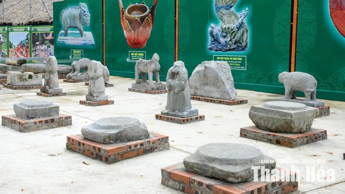 Từ những dấu tích nằm sâu dưới lòng đất nay được trưng bày ngoài trời, đã trở thành nơi để du khách tiếp cận trực tiếp với những “trang sử bằng đá” của Lam Kinh.