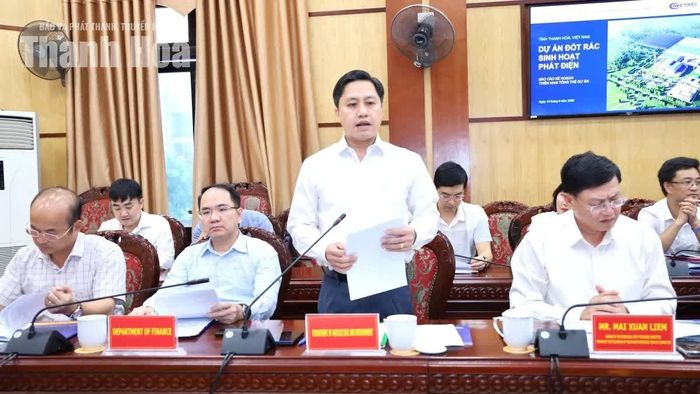 Giám đốc Sở Nông nghiệp và Môi trường Lê Văn Tiến phát biểu tại hội nghị.