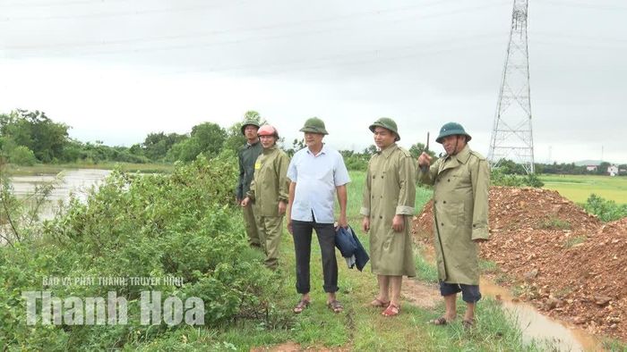 Xã Nông Cống phân công lực lượng thường xuyên tuần tra, theo dõi chặt chẽ diễn biến mực nước và tình trạng công trình.