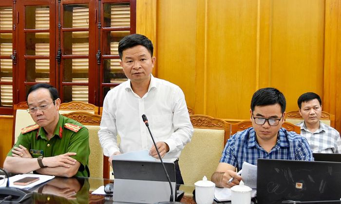  Lãnh đạo Sở Khoa học và Công nghệ báo cáo về việc triển khai nền tảng iBacNinh. 
