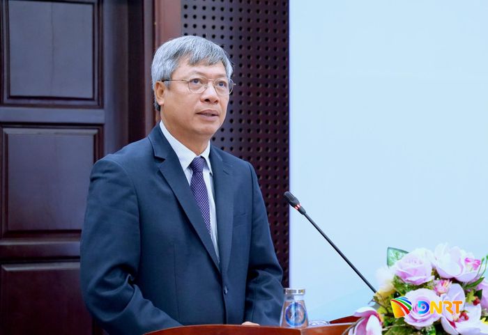Phó Chủ tịch UBND thành phố Hồ Quang Bửu phát biểu tại lễ bàn giao. Ảnh: T.CÔNG
