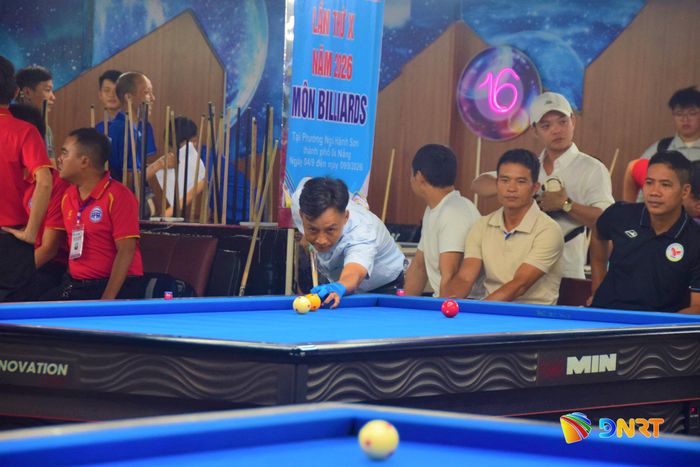 Môn billiards diễn ra hấp dẫn. Ảnh: THÀNH DANH