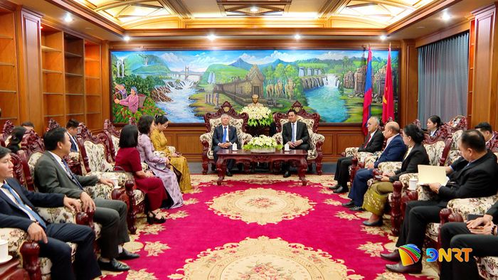 Quang cảnh buổi làm việc. Ảnh: HOÀN VŨ - VĂN HÙNG