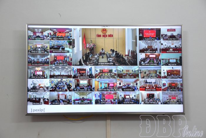 Hội nghị tổ chức trực tiếp kết hợp trực tuyến kết nối đến 45 điểm cầu xã, phường trên địa bàn tỉnh.