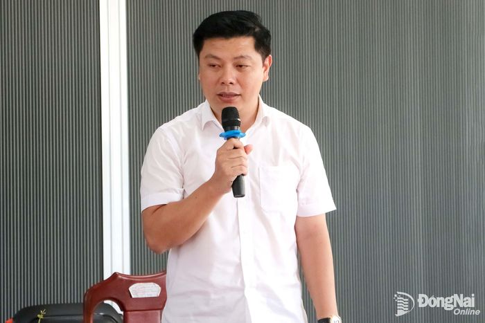 Giám đốc Trung tâm Phát triển quỹ đất thành phố Nguyễn Cao Tài phát biểu tại buổi làm việc. Ảnh: Phạm Tùng