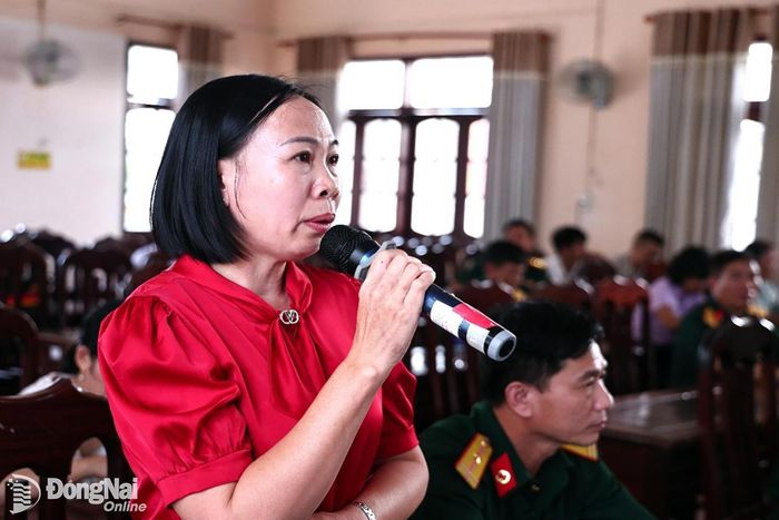 Đại diện người lao động kiến nghị thực hiện chế độ, chính sách chuyển chế độ công nhân viên chức quốc phòng, quân nhân chuyên nghiệp.