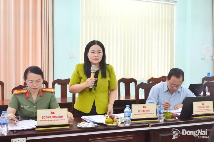Trưởng phòng Tuyên truyền, Báo chí - Xuất bản, thành viên Tổ Thư ký Ban Chỉ đạo 35 Thành ủy Lê Thị Tuyết phát biểu tại hội nghị. Ảnh: Phương Hằng