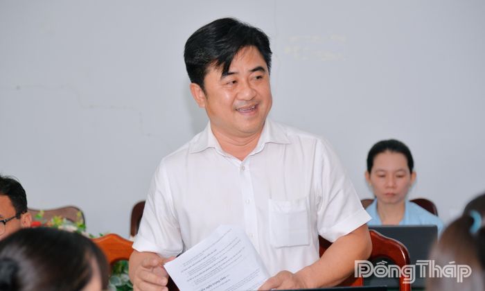 Đồng chí Nguyễn Huy Truyền, Phó Bí thư Đảng ủy, Chủ tịch UBND xã An Hữu kiến nghị tỉnh hướng dẫn, hỗ trợ thực hiện các thủ tục, tiêu chí và hồ sơ liên quan đến việc phát triển xã An Hữu lên phường đối với những nội dung vượt thẩm quyền cấp xã.