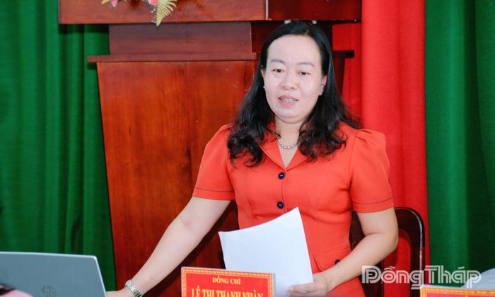 Đồng chí Lê Thị Thanh Nhàn, Bí thư Đảng ủy, Chủ tịch HĐND xã An Hữu phát biểu tại buổi làm việc.