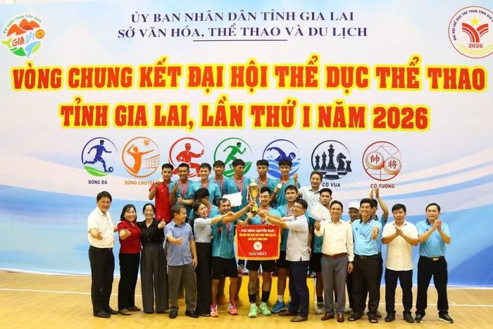 Đội bóng xã Phù Mỹ Bắc giành chức vô địch bóng chuyền nam tại Đại hội TDTT tỉnh Gia Lai năm 2026. Ảnh: H.V