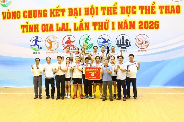 Đội xã Tây Sơn giành chức vô địch bóng chuyền nữ tại Đại hội TDTT tỉnh Gia Lai năm 2026. Ảnh: H.V