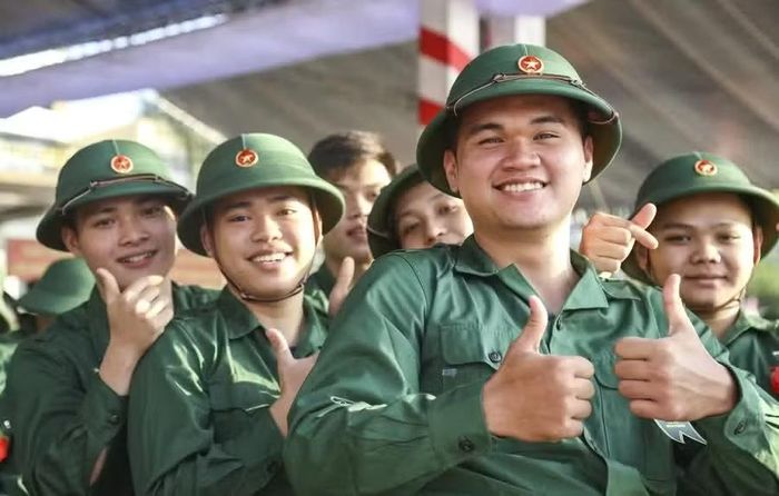 Nếu đủ điều kiện theo quy định công dân đi du học sẽ được tạm hoãn nghĩa vụ quân sự. Ảnh minh họa: H.P