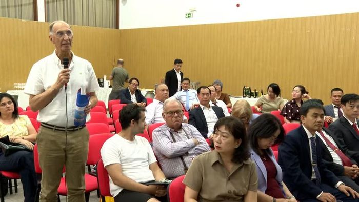  Các doanh nghiệp TP. Guarda tham gia, trao đổi tại hội thảo. Ảnh: Đức Hải 