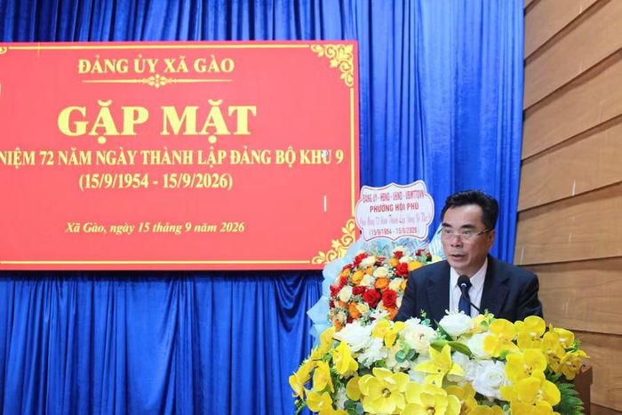 Bí thư Đảng ủy, Chủ tịch HĐND xã Gào Nguyễn Hữu Sung phát biểu tại buổi gặp mặt. Ảnh: Minh Chí