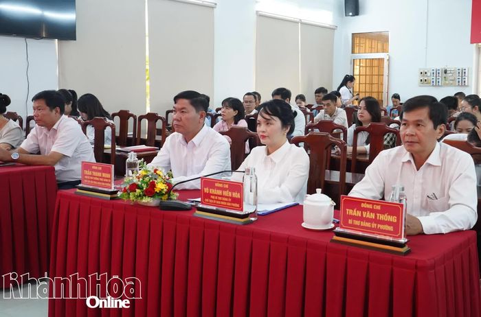 Các đại biểu tham dự hội nghị.