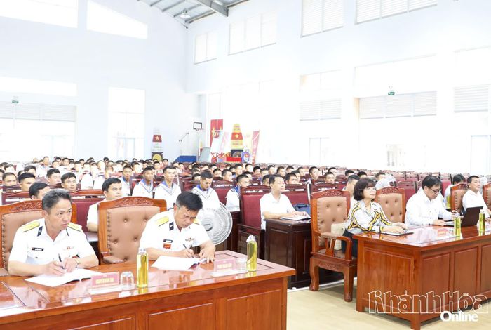 Quang cảnh hội nghị.