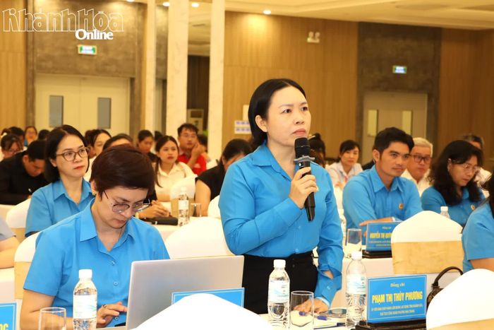 Các đại biểu nêu ý kiến tại hội nghị.