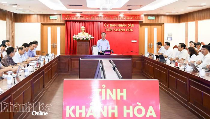 Quang cảnh buổi làm việc.
