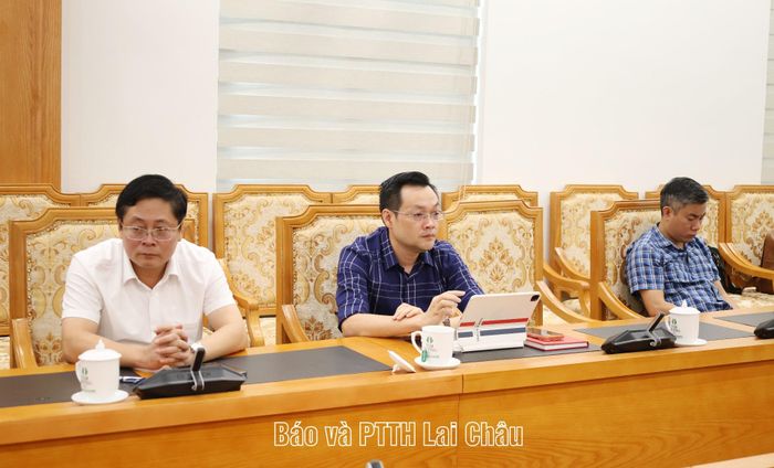 Đại biểu dự cuộc họp.