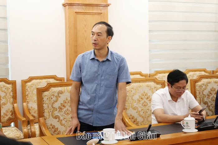 Đại biểu tham gia ý kiến tại cuộc họp.
