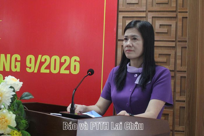 Lãnh đạo Bảo hiểm xã hội tỉnh thông tin về kết quả thực hiện chính sách bảo hiểm xã hội, bảo hiểm y tế, bảo hiểm thất nghiệp trên địa bàn tỉnh 9 tháng đầu năm, nhiệm vụ trọng tâm trong những tháng cuối năm 2026.