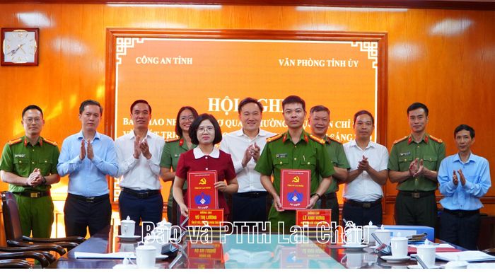  Công an tỉnh và Văn phòng Tỉnh ủy ký kết bàn giao và tiếp nhận nhiệm vụ.