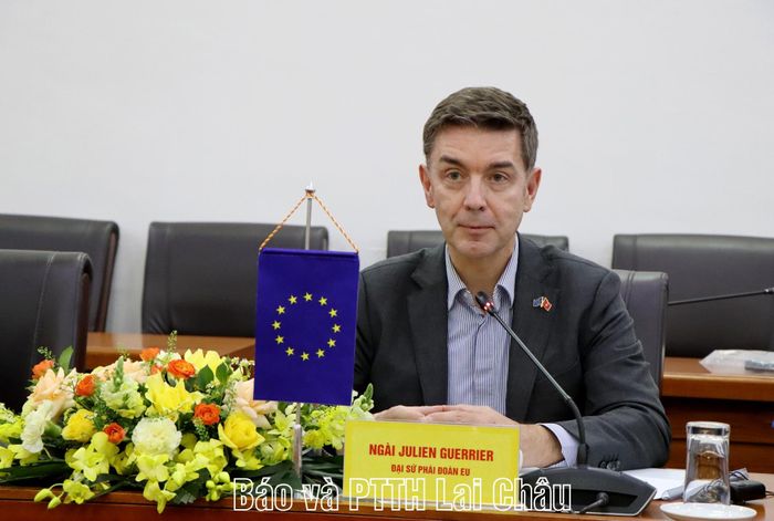  Ngài Julien Guerrier - Đại sứ Liên minh Châu Âu tại Việt Nam phát biểu tại buổi việc.