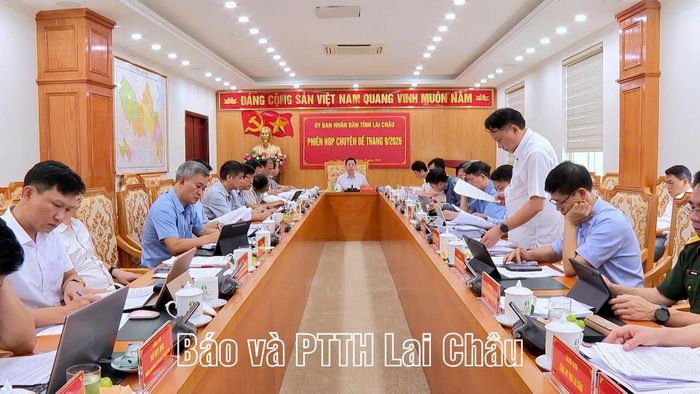 Quang cảnh Phiên họp.