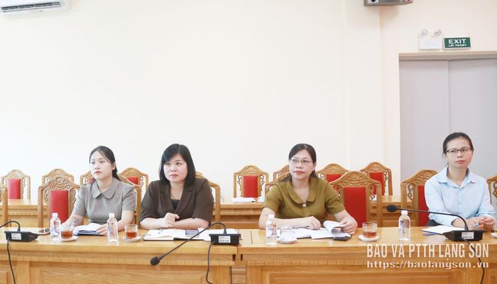 Các đại biểu dự hội nghị