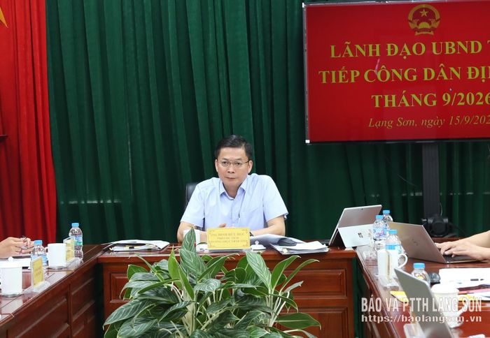 Đồng chí Đinh Hữu Học, Ủy viên Ban Thường vụ Tỉnh ủy, Phó Chủ tịch Thường trực UBND tỉnh phát biểu kết luận, chỉ đạo tại buổi tiếp công dân định kỳ tháng 9