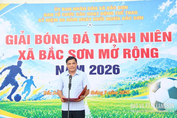 Lãnh đạo UBND xã Bắc Sơn phát biểu tại chương trình khai mạc