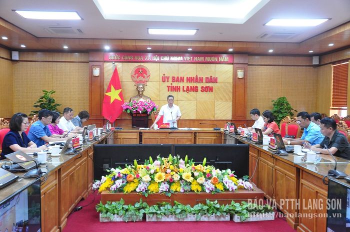Đồng chí Đoàn Thanh Sơn, Phó Chủ tịch UBND tỉnh chủ trì cuộc họp