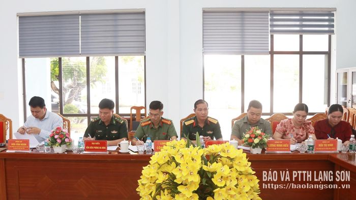 Các đại biểu dự buổi kiểm tra
