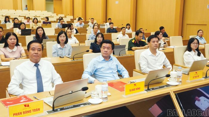 Các đại biểu tham dự hội nghị tại điểm cầu Tỉnh ủy Lào Cai.