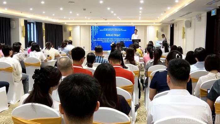 Quang cảnh lớp tập huấn.