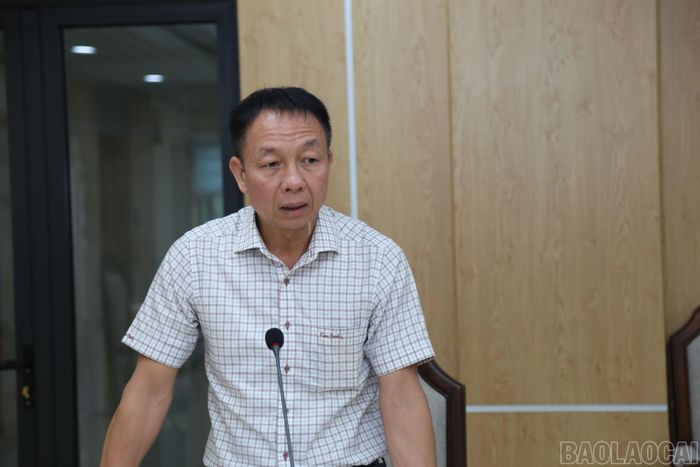 Đồng chí Vũ Quỳnh Khánh - Ủy viên Ban Thường vụ Tỉnh ủy, Phó Chủ tịch Thường trực HĐND tỉnh phát biểu tại buổi làm việc.