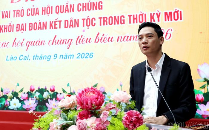 Đồng chí Nguyễn Ngọc Linh - Phó Chủ tịch Ủy ban MTTQ Việt Nam tỉnh phát biểu tại diễn đàn.